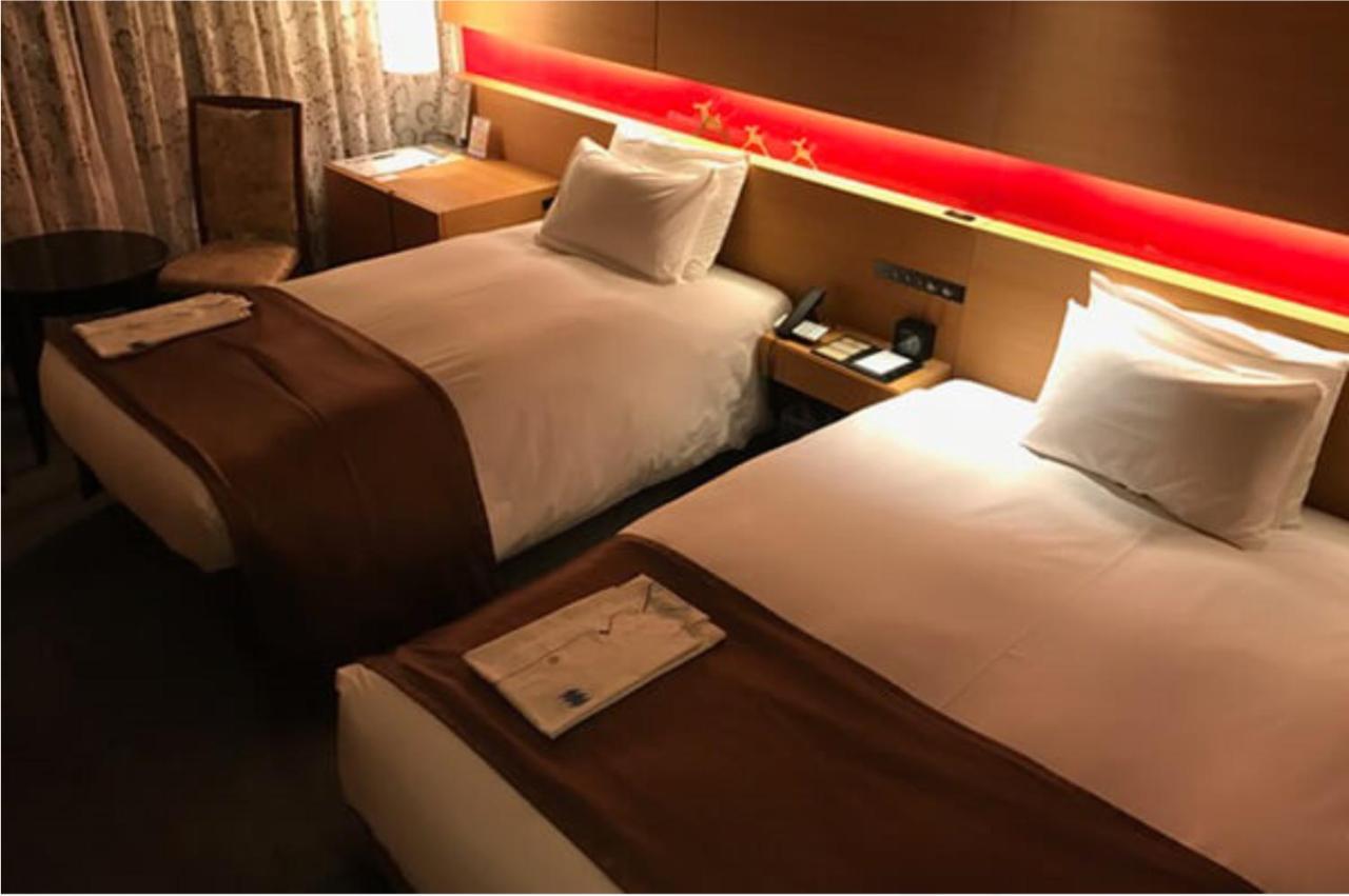 Hotel Metropolitan Акіта Екстер'єр фото