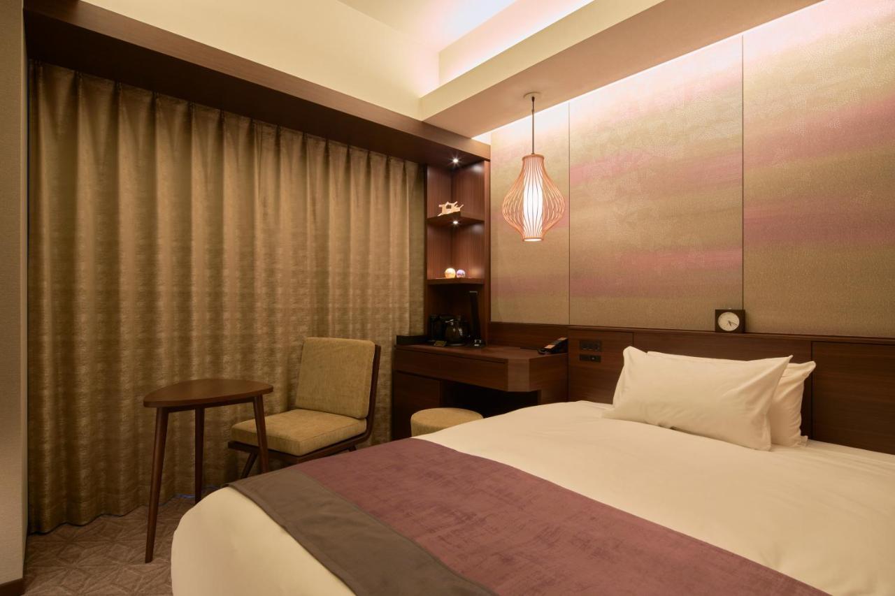 Hotel Metropolitan Акіта Екстер'єр фото