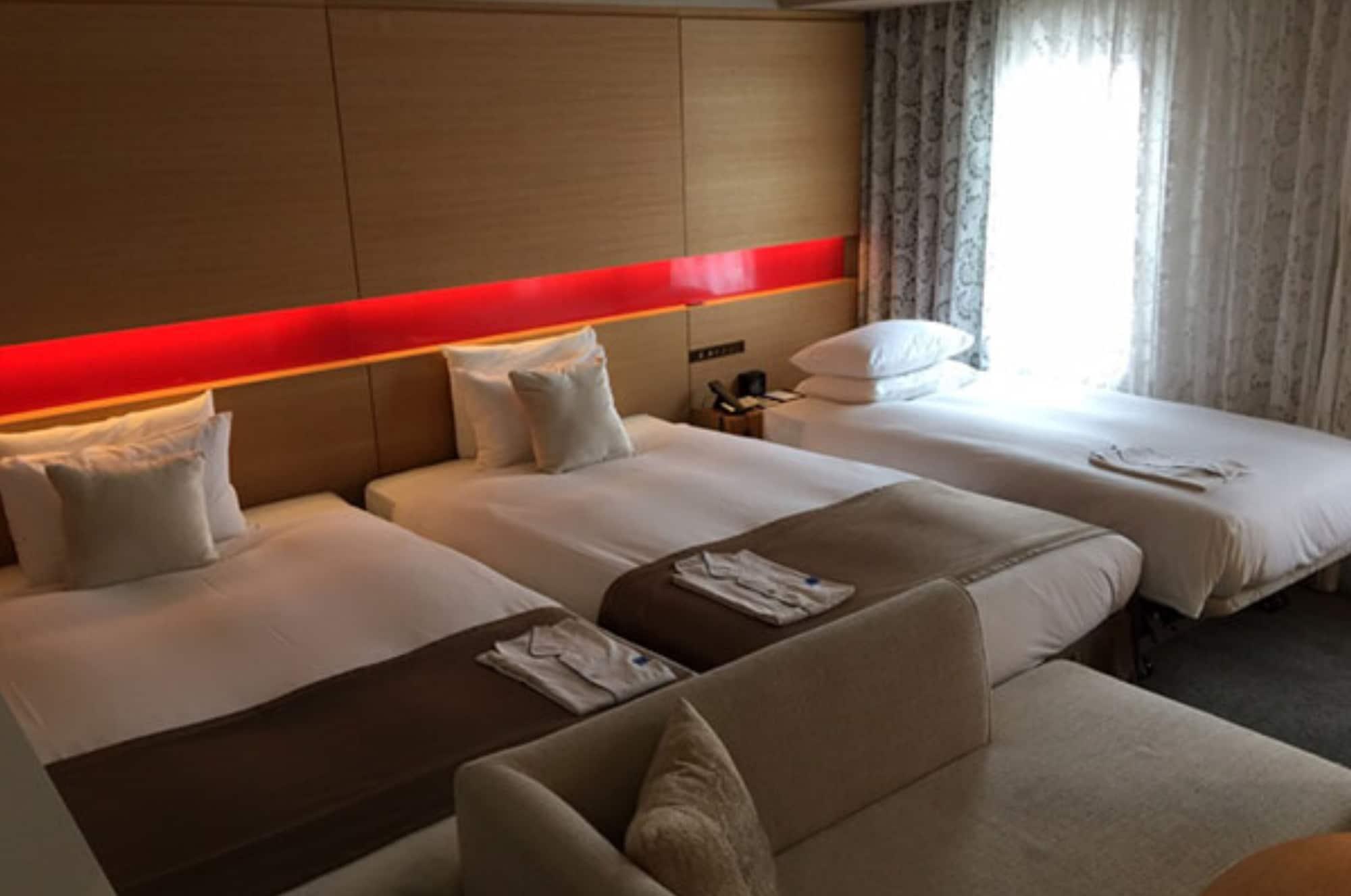 Hotel Metropolitan Акіта Екстер'єр фото