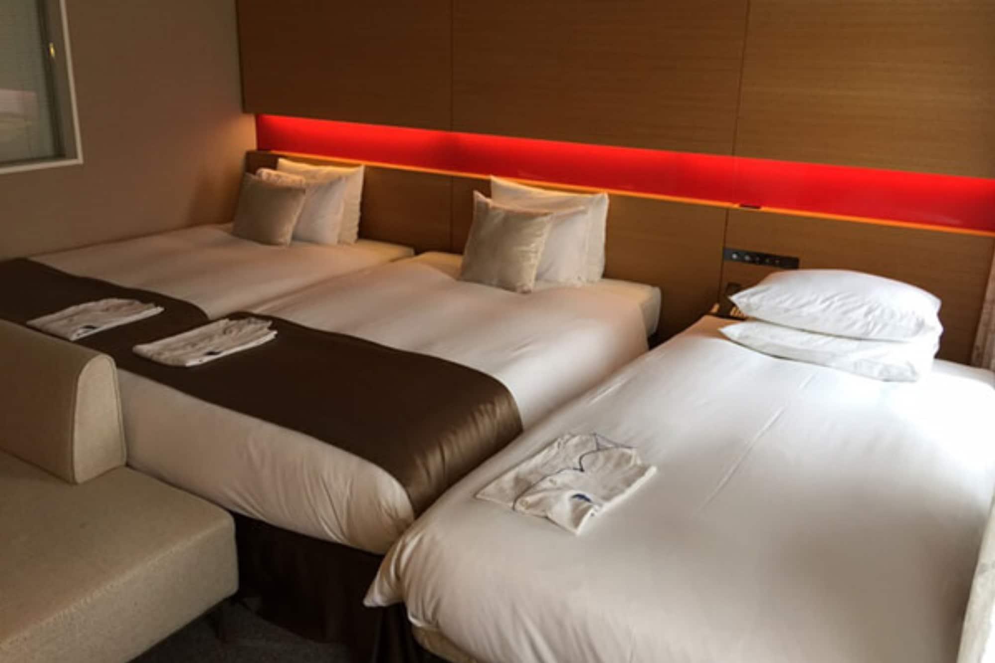 Hotel Metropolitan Акіта Екстер'єр фото