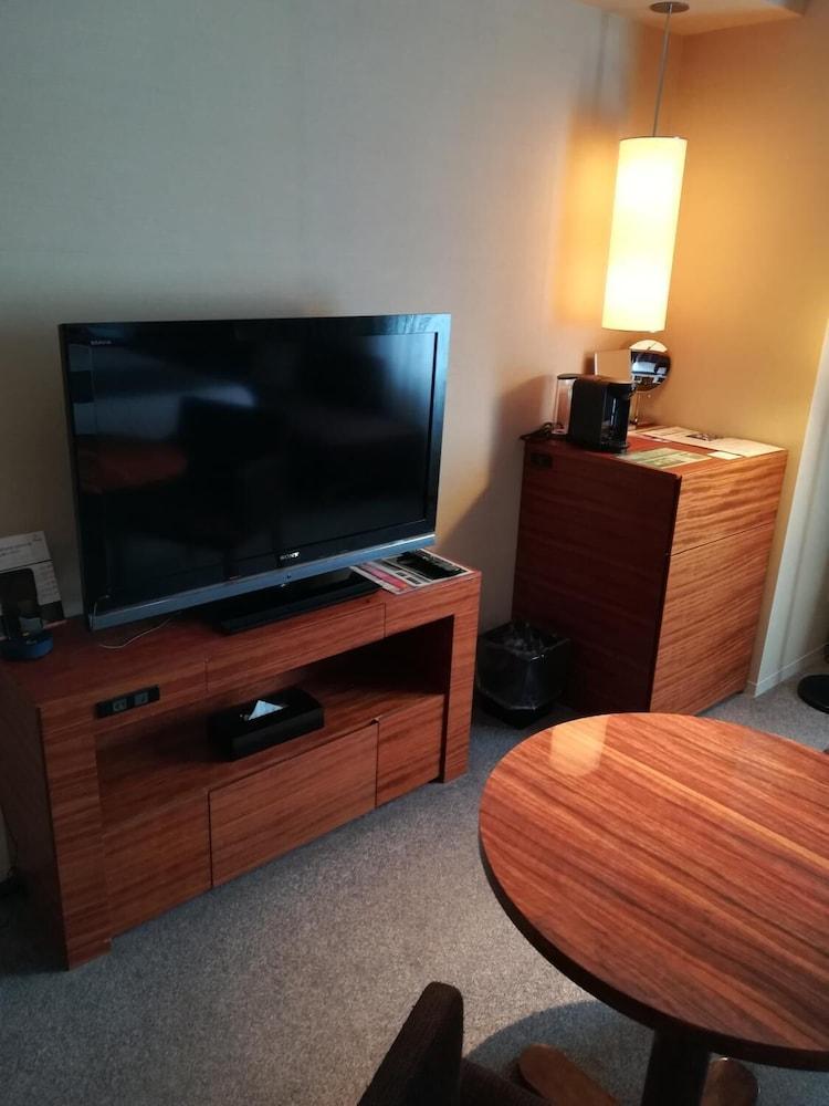 Hotel Metropolitan Акіта Екстер'єр фото