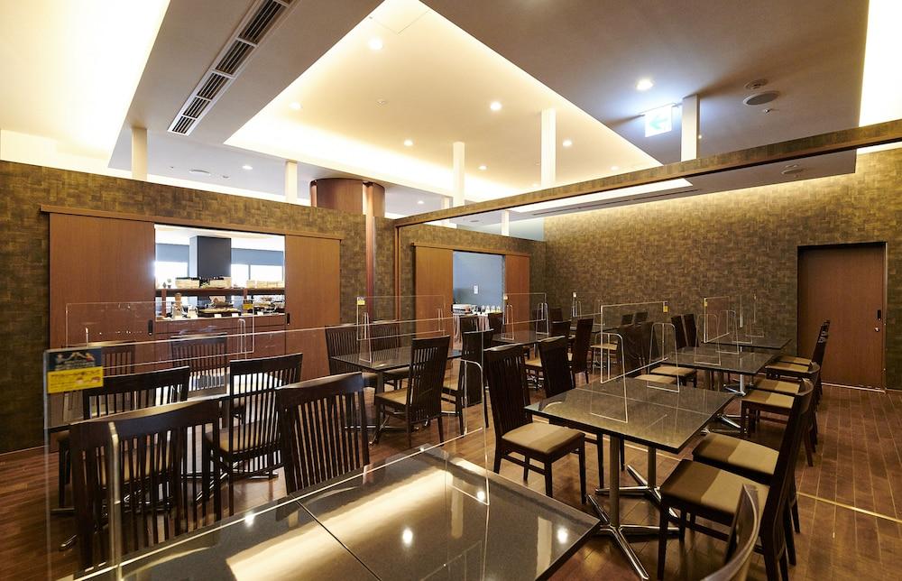 Hotel Metropolitan Акіта Екстер'єр фото