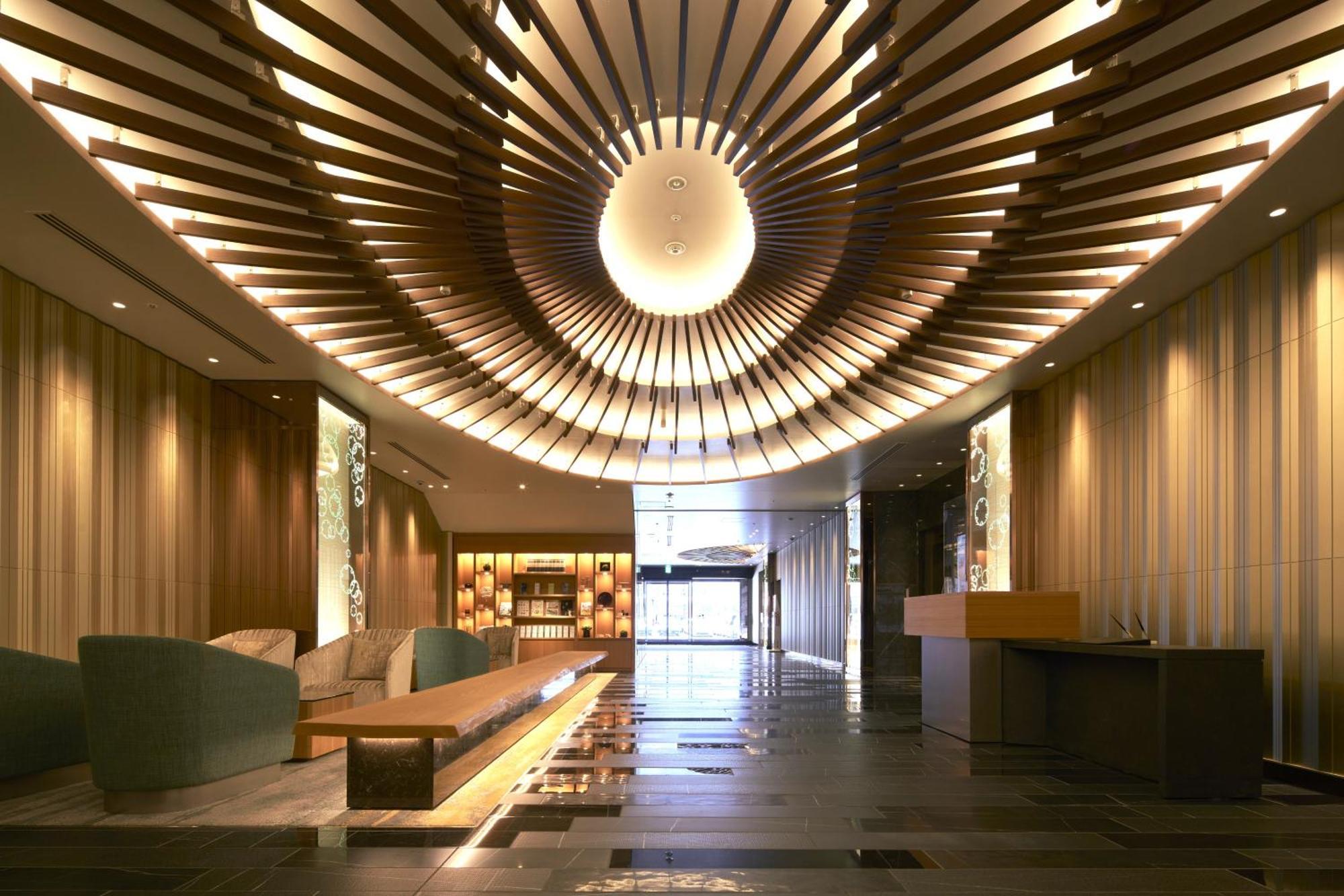 Hotel Metropolitan Акіта Екстер'єр фото